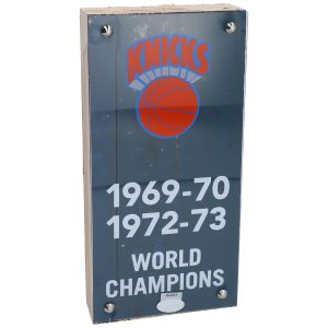 New York Knicks Unsigned 4″ x 8″ Madison Square Garden Court with Championship Banner Plexi